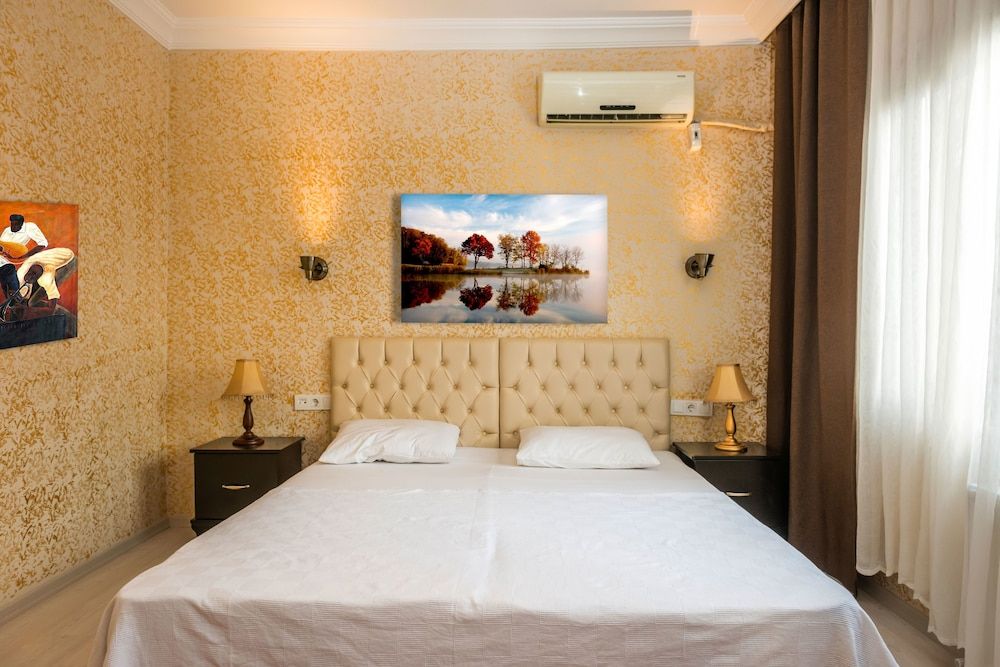 undefined Splendor Suite 2