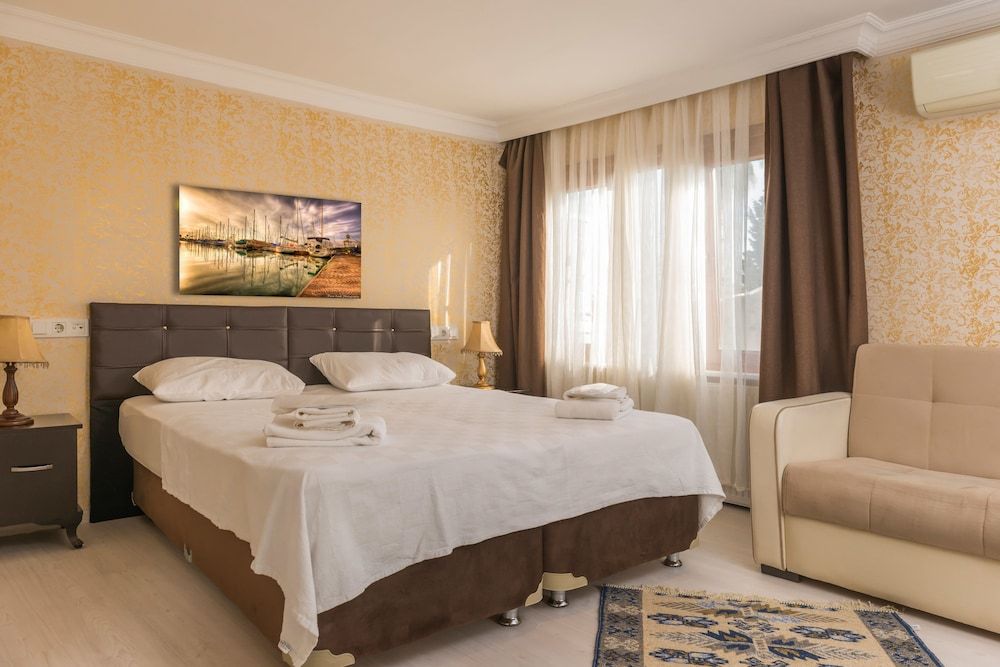 undefined Splendor Suite 5