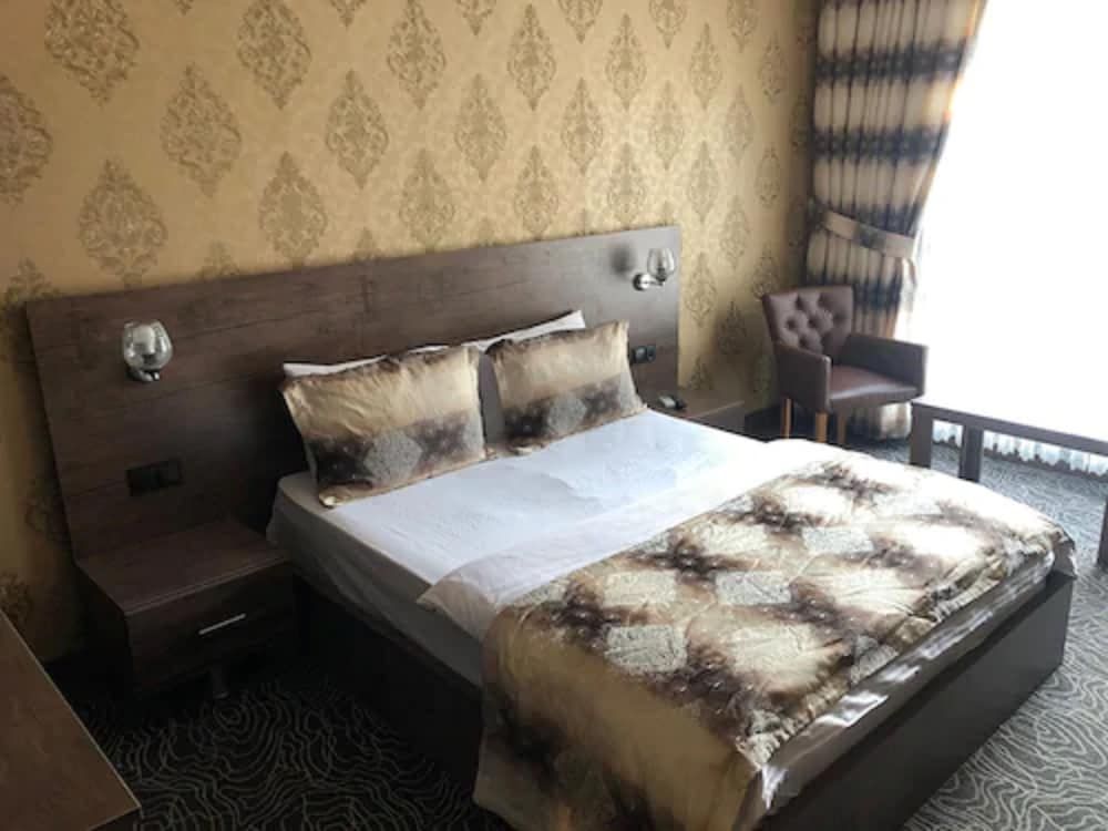 undefined N Suites 4