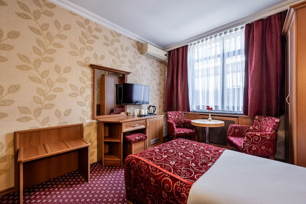 Bristol Hotel Standard Double or Twin Room 2