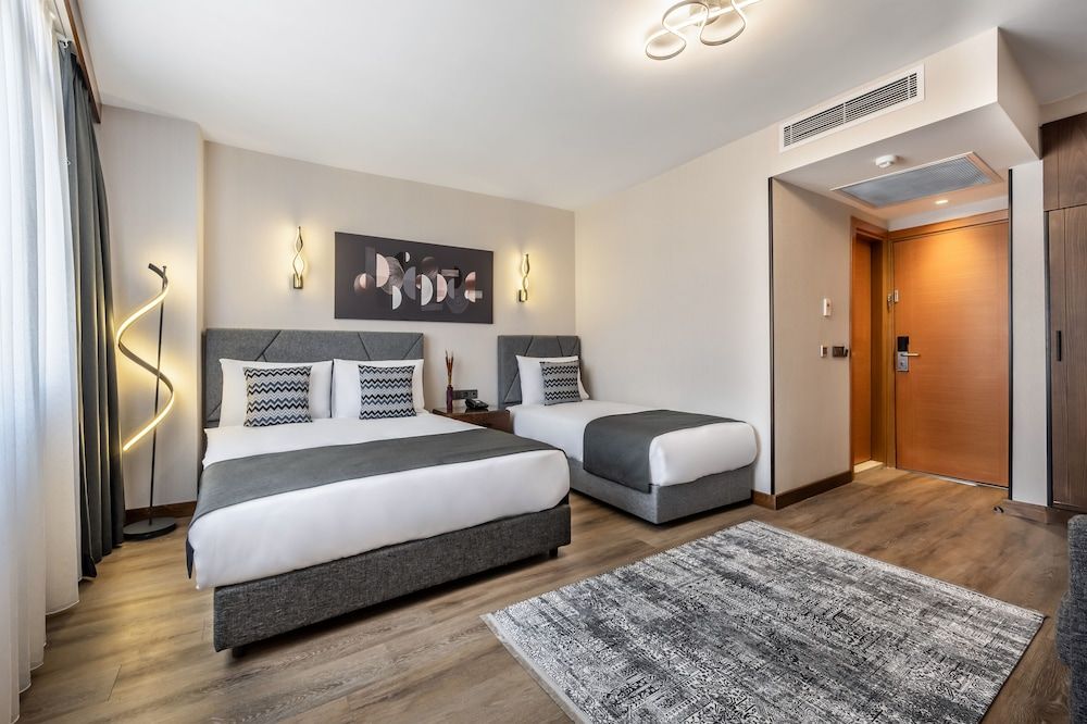 Deluxe Quadruple Room