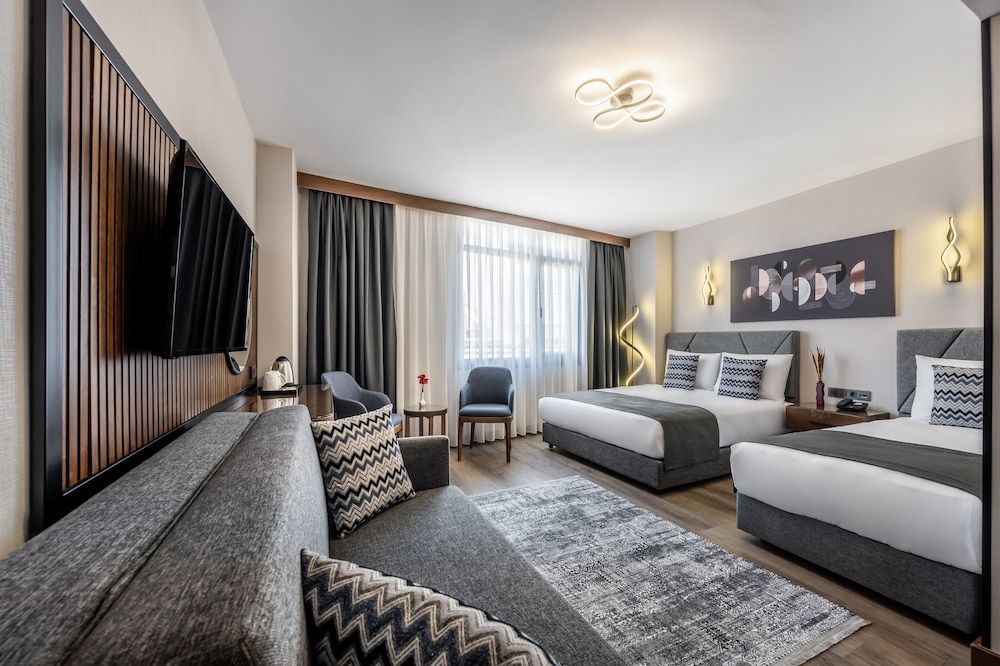 undefined Bristol Hotel 5