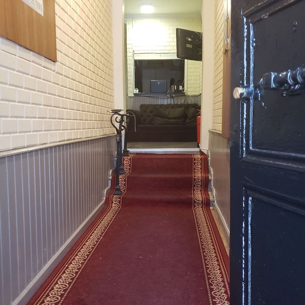 undefined Ottoman Apart 7