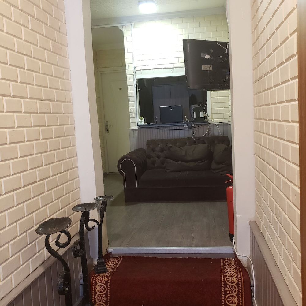 undefined Ottoman Apart 6