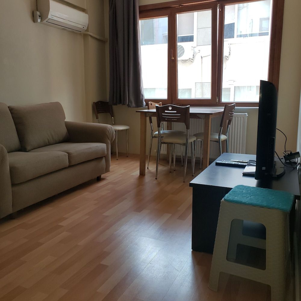 undefined Ottoman Apart 4