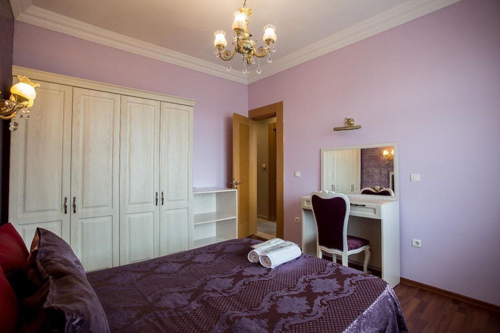 undefined Ottoman Apart 5