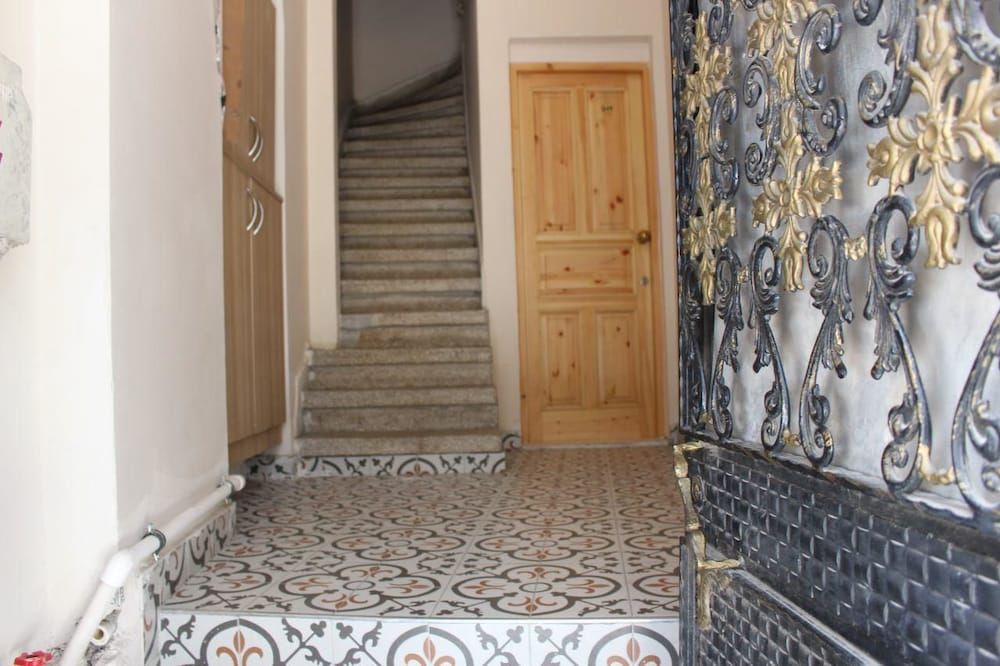 undefined Nicoleport