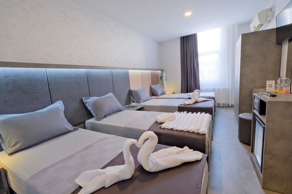 Standard Quadruple Room, Multiple Beds, Non Smoking
