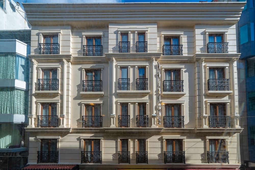 undefined Vision Deluxe Hotel 6