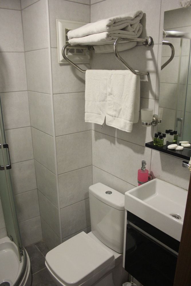 Alf Hotel Family Room 5