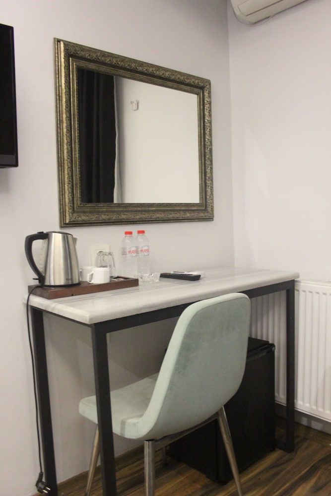 Alf Hotel Family Room 9