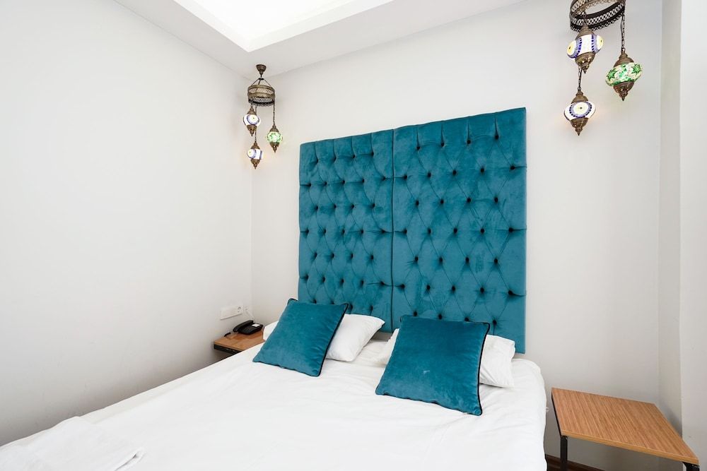 Alf Hotel Deluxe Double Room 3