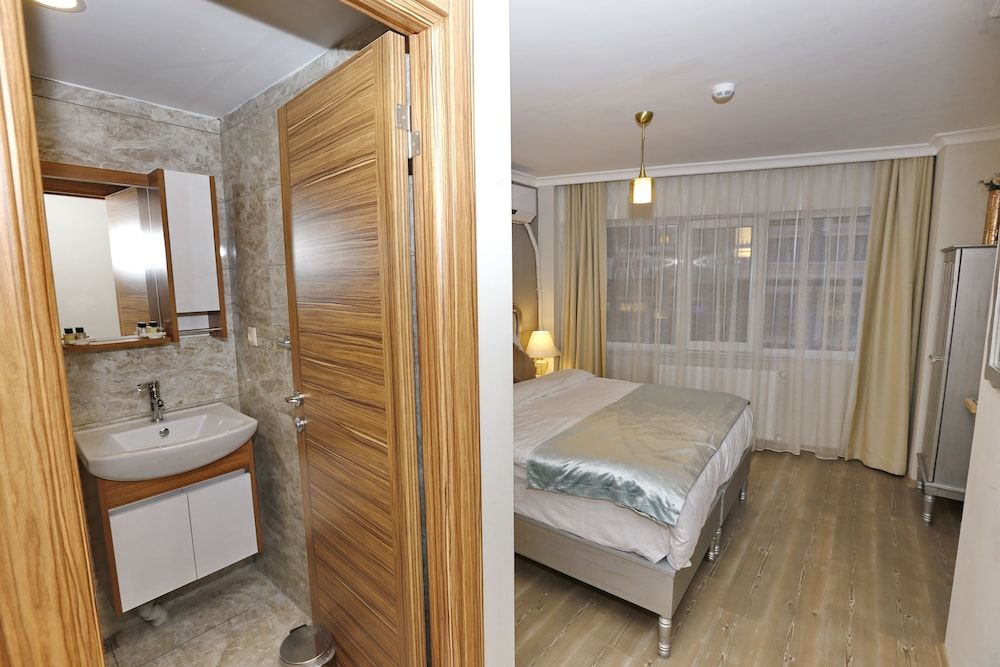 undefined 4 Angels Hotel 2