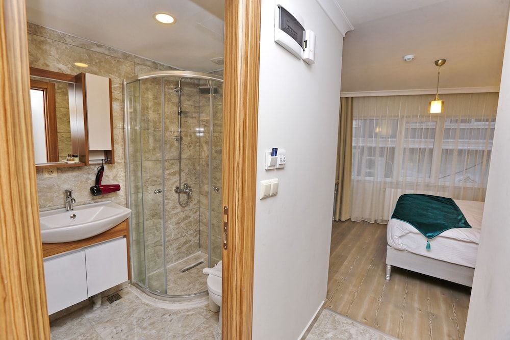 undefined 4 Angels Hotel