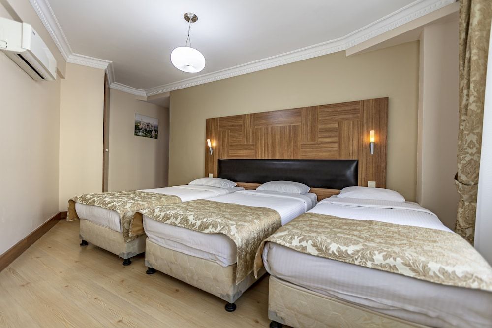 Elasophia Hotel Superior Triple Room 2