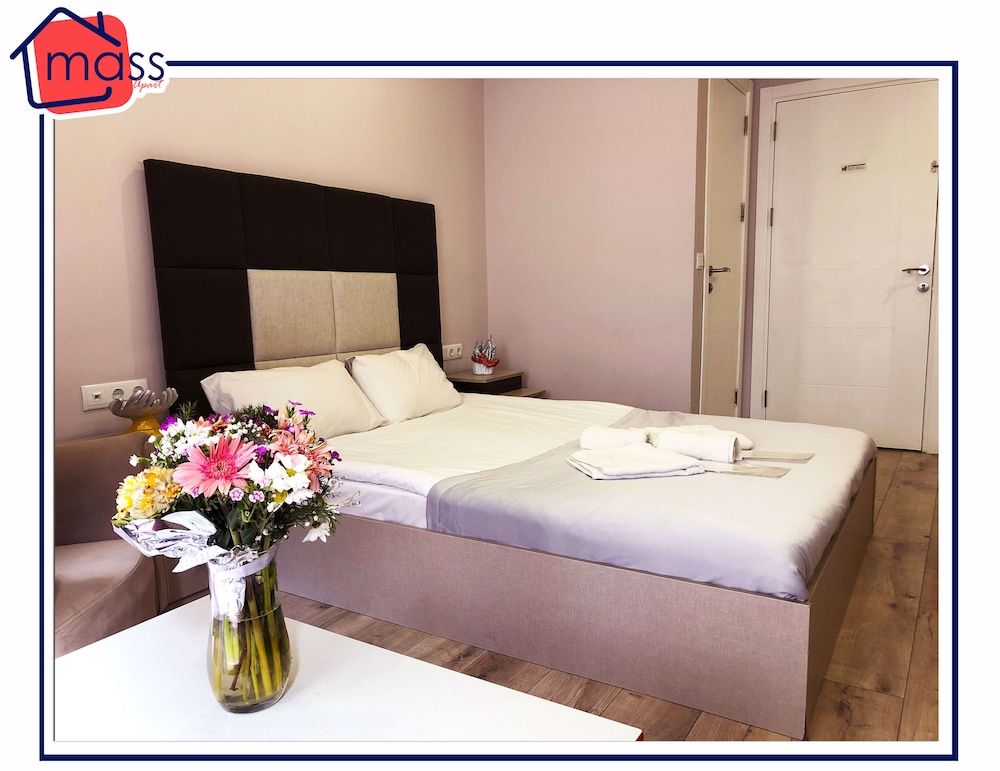 undefined Mass Apart 6