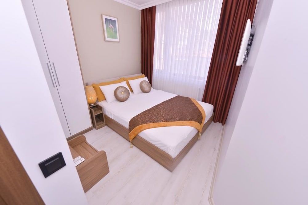 Oliva Hotel Standard Double Room 6