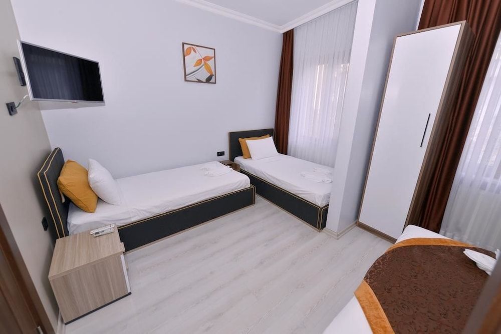 Oliva Hotel Family Room 4