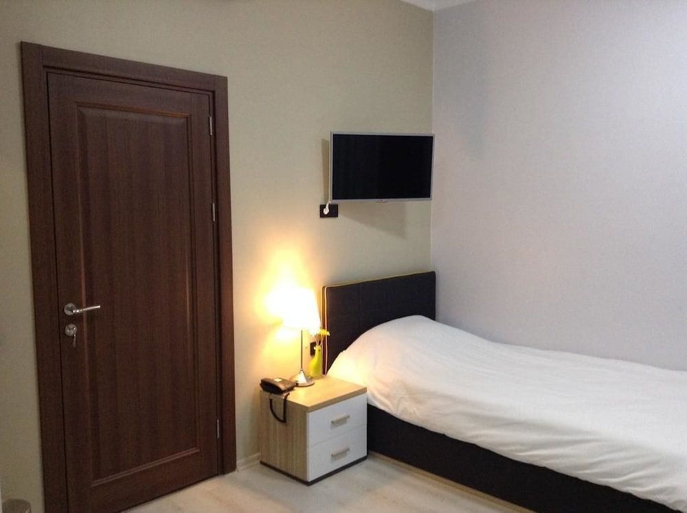 Oliva Hotel Family Room 3