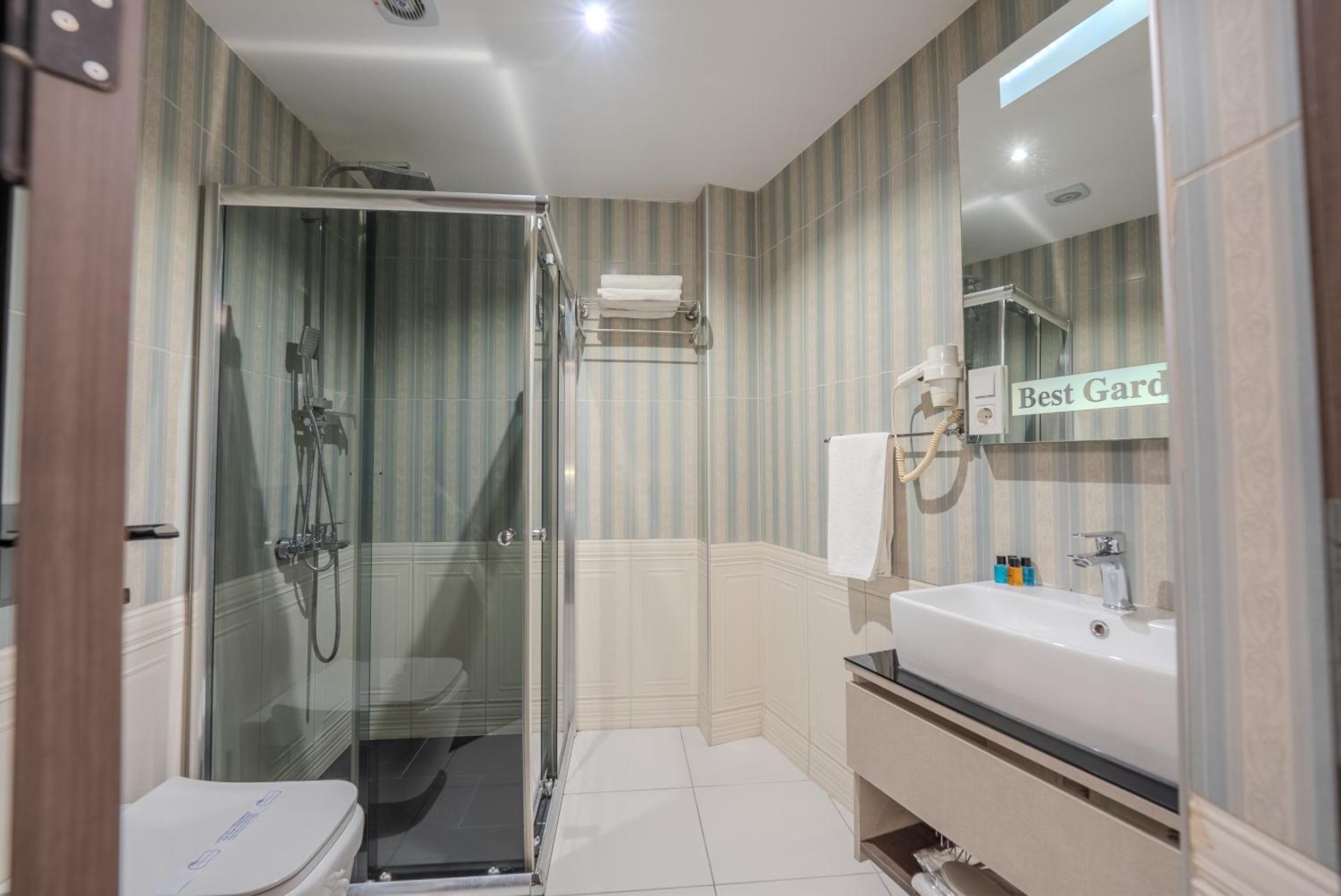 Best Garden Hotel Double Room 6