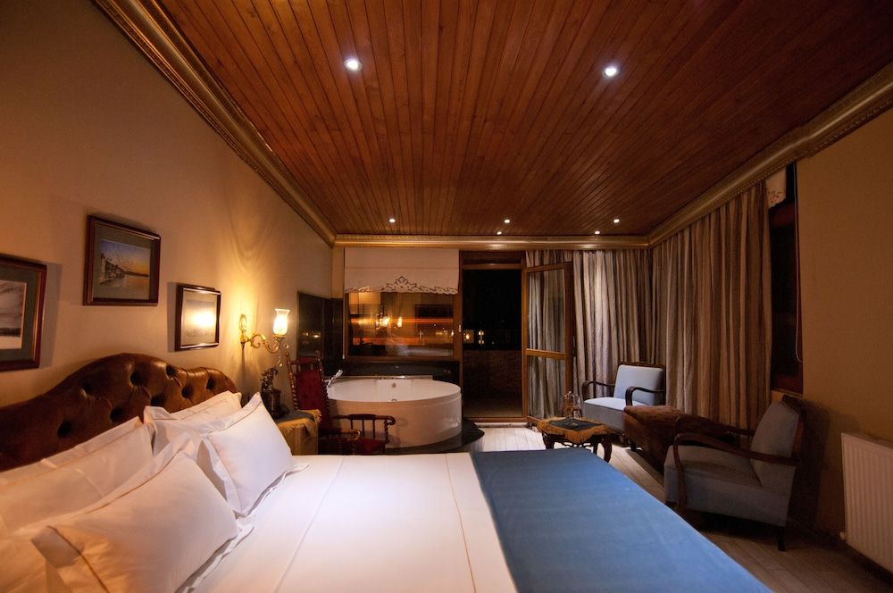 Blue Tuana Suite Deluxe Suite 12