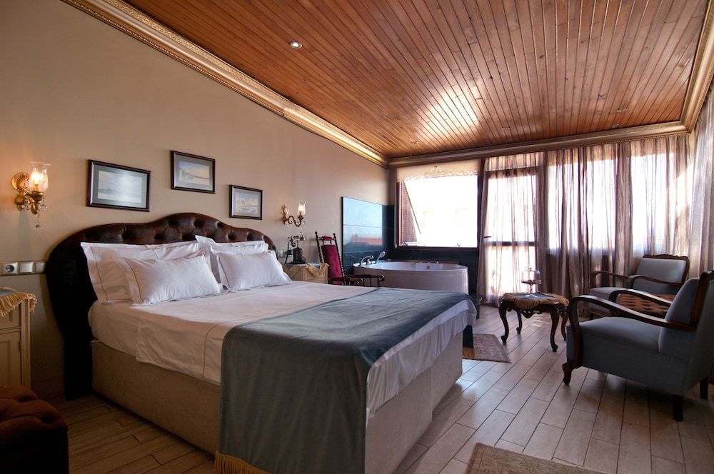 undefined Blue Tuana Suite 7