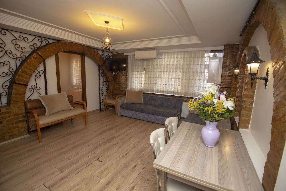 Desina Deluxe Apart Standard Twin Room, City View 6