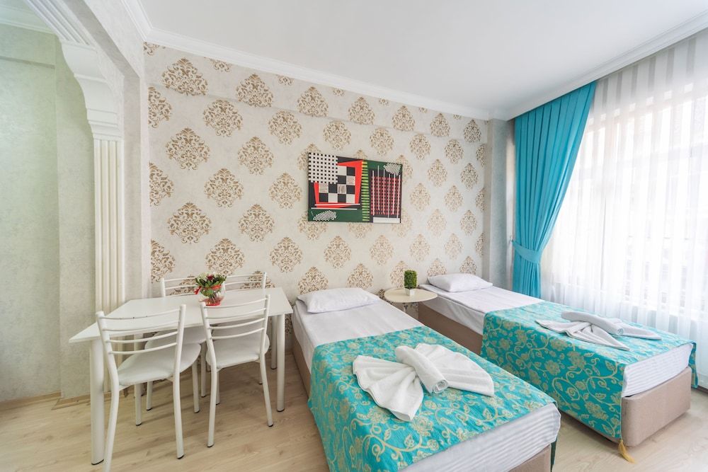 Arges Old City Hotel Family Quadruple Room 3