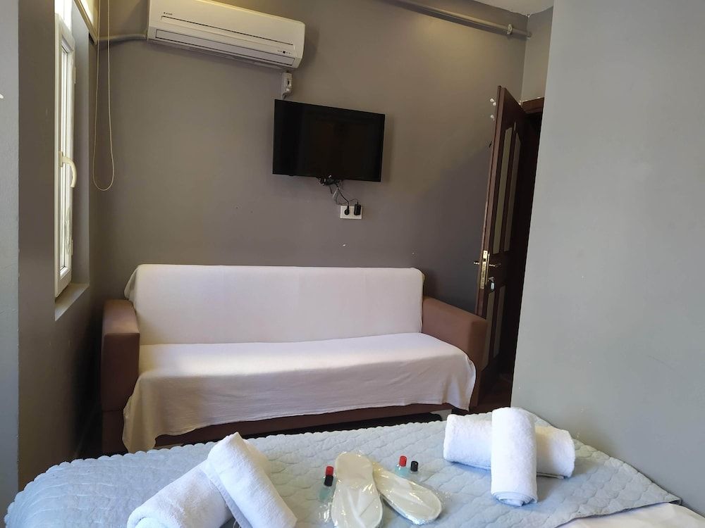 White Apart Hotel City Double Room, 1 Queen Bed with Sofa bed, Non Smoking 24