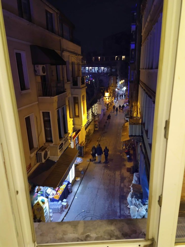 undefined White Apart Hotel 4