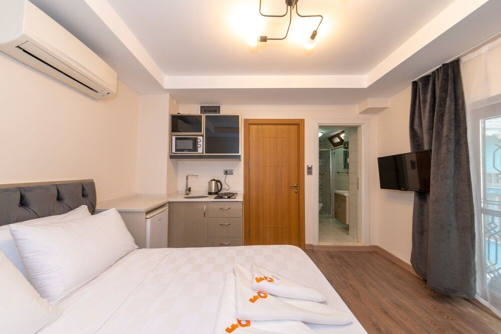 undefined Taxim First Apart 10