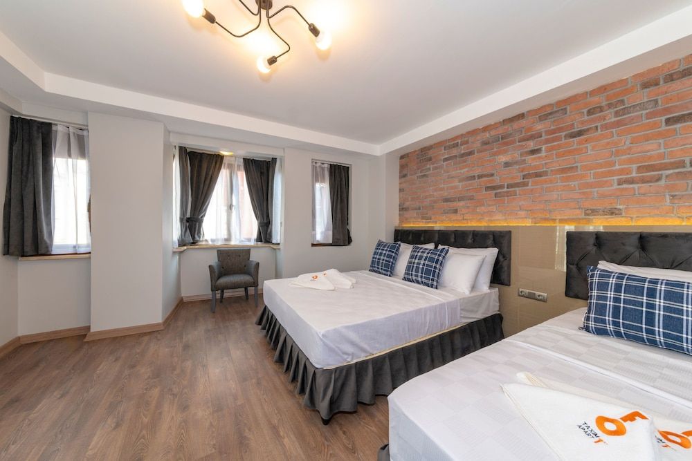 undefined Taxim First Apart 9