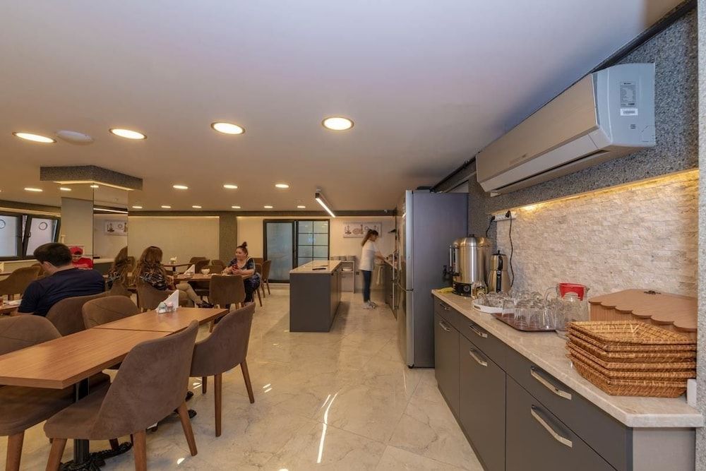 undefined Grand Ahi Hotel 10