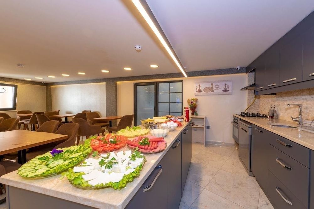 undefined Grand Ahi Hotel 5