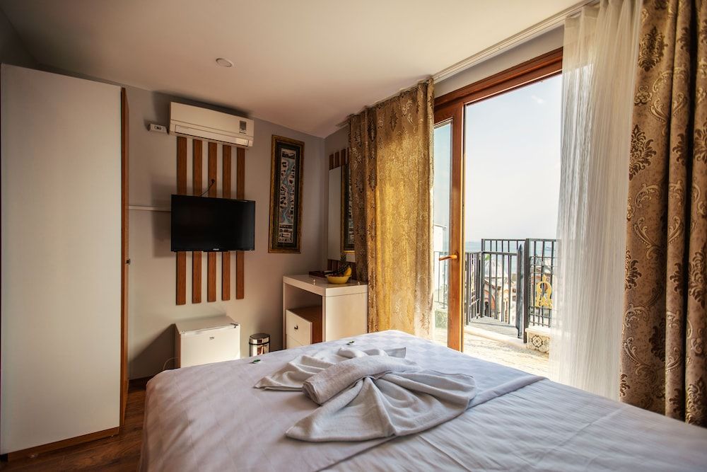 undefined Maduro Hotel 8