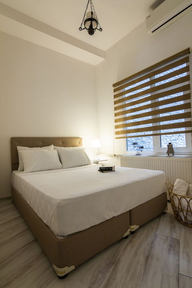 undefined Guzi Rooms & Suites 8