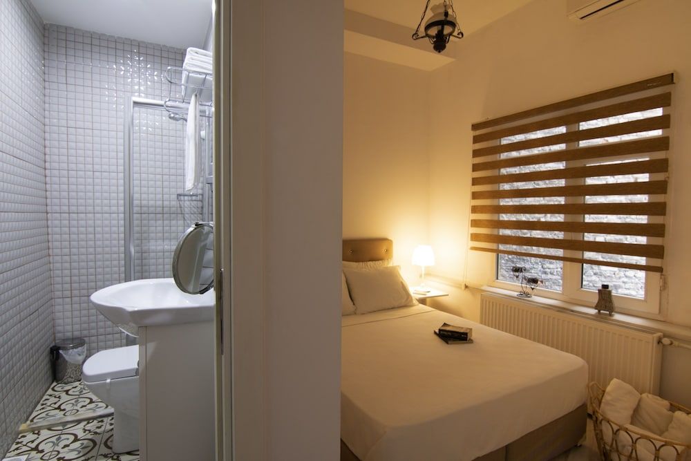 undefined Guzi Rooms & Suites