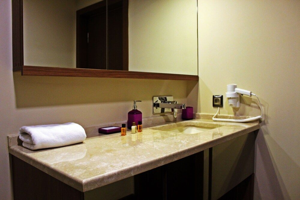 Fourtec Kurtkoy Otel Deluxe Apartment 5