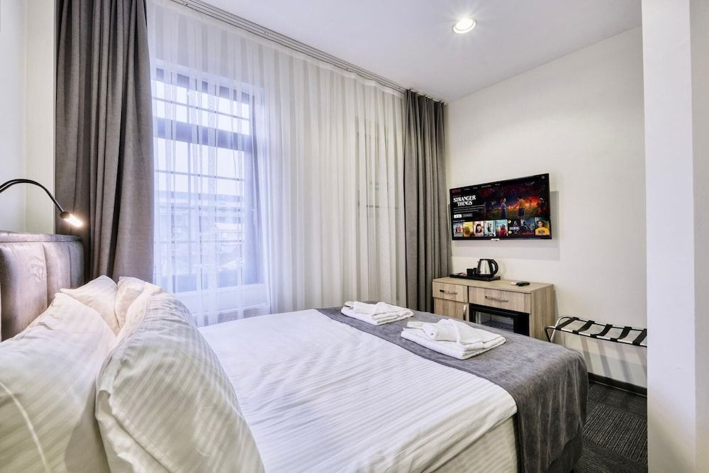 undefined Hub Inn Pera 8