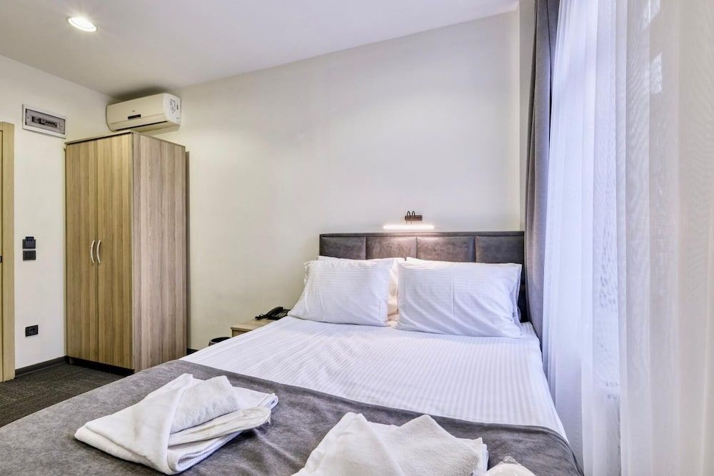 undefined Hub Inn Pera 9