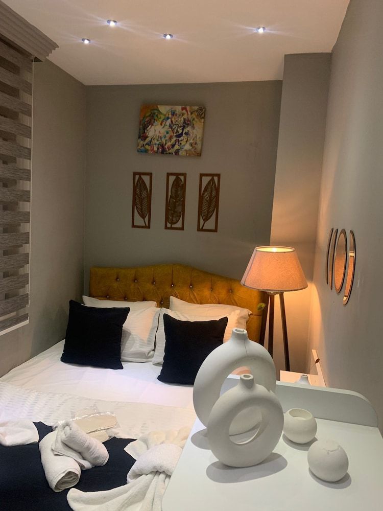 Nova Park Hotel & Suite Business Suite