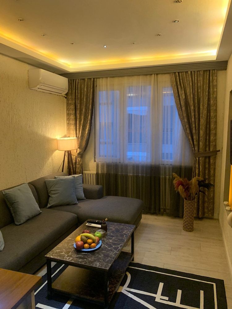 Nova Park Hotel & Suite Business Suite 9