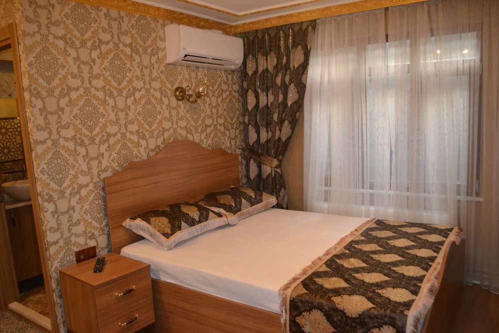 undefined La Casa Suites 8