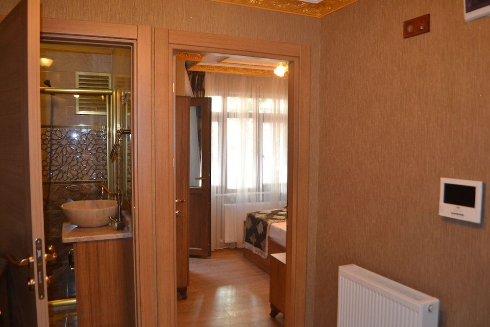 undefined La Casa Suites 5