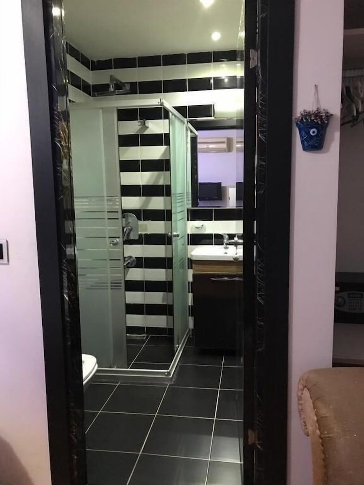 Emirid Hotel Standard Triple Room 7