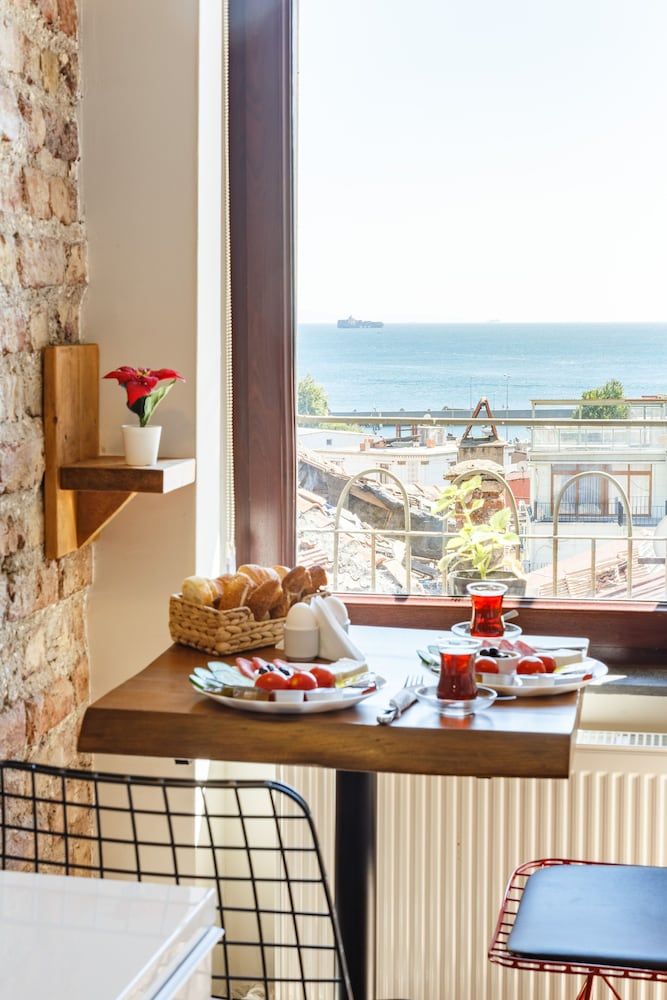 undefined Miro Mansion 8