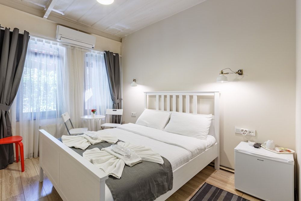 undefined Miro Mansion 2