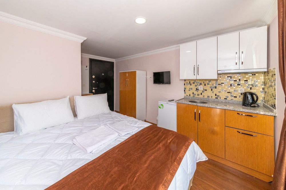 Tavra Hotel Comfort Room 2