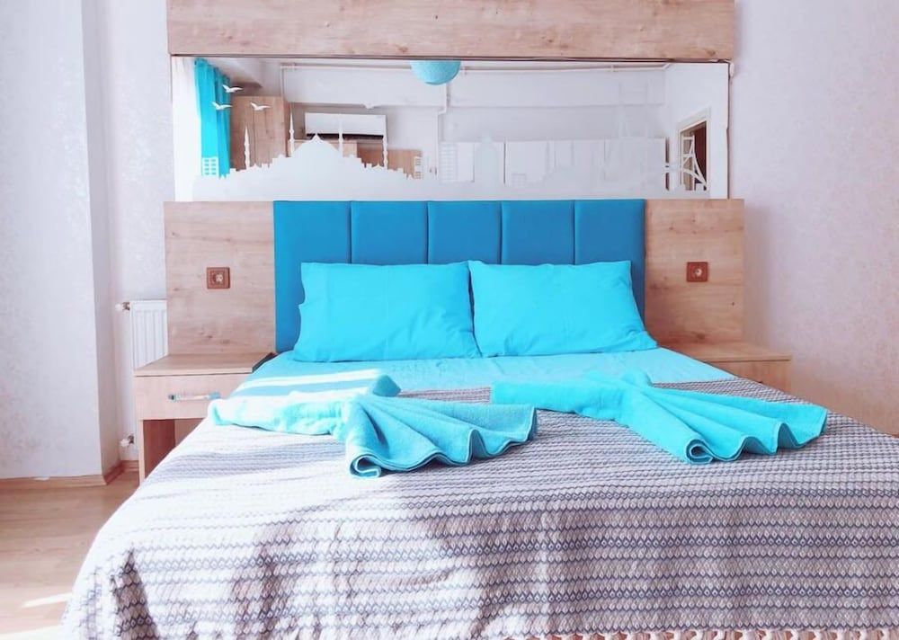 undefined Q Park Suit 3