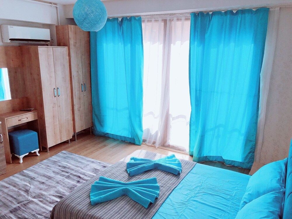 undefined Q Park Suit 6